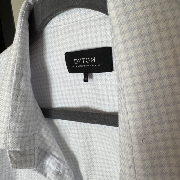 BYTOM Button Up - Picture 2 of 7